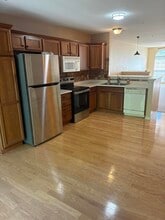 660 Village Ln in Milford, MI - Building Photo - Building Photo