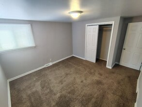 4190 S Linden Rd in Flint, MI - Building Photo - Building Photo