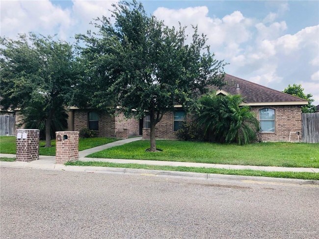 906 W Emerald Dr-Unit -C in Pharr, TX - Building Photo - Building Photo