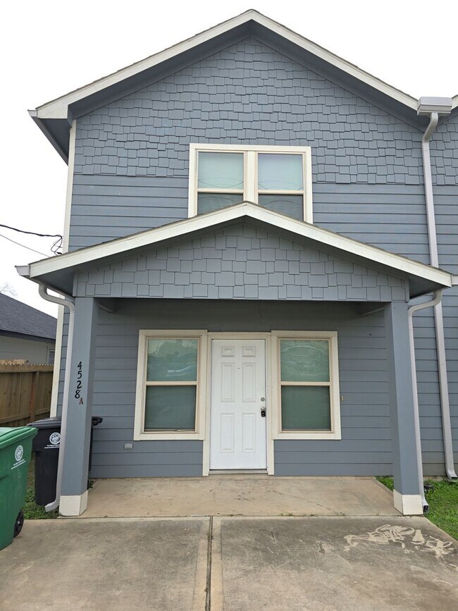 property at 4528 Mayflower St