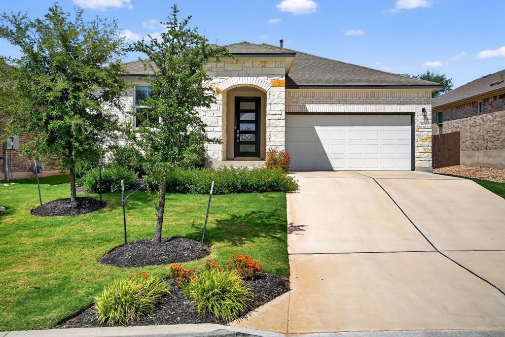 2101 Centerline Ln in Andice, TX - Foto de edificio