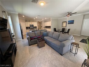 4284 Raffia Palm Cir in Naples, FL - Building Photo - Building Photo