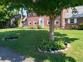 47 Monroe St in Huntington, NY - Building Photo - Building Photo