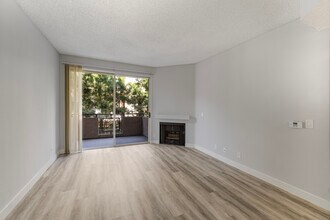 Catalina Apartments in Los Angeles, CA - Building Photo - Building Photo