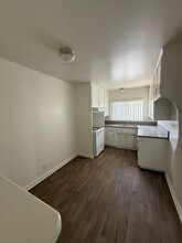 R06-025-MF in Downey, CA - Building Photo - Interior Photo