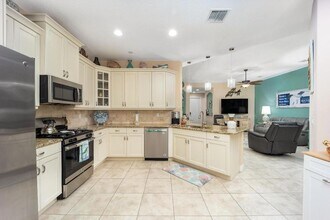 443 11th Square SW in Vero Beach, FL - Building Photo - Building Photo