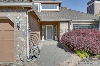 7954 129th Pl SE in Newcastle, WA - Building Photo - Building Photo