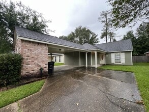 532 Fawn Lake Dr in Baton Rouge, LA - Foto de edificio - Building Photo