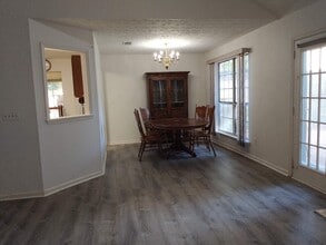 525 Longwood Ln in Peachtree City, GA - Building Photo - Building Photo