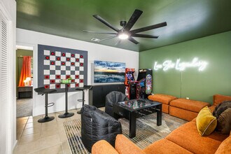 3951 Starhill Dr in San Antonio, TX - Building Photo - Building Photo