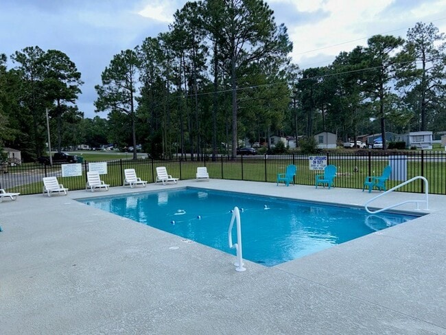 Pine Hill Mobile Home Park in Tifton, GA - Foto de edificio - Building Photo