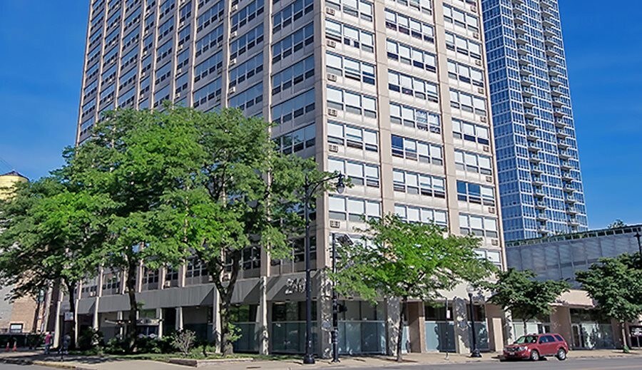 2101 S Michigan Ave in Chicago, IL - Building Photo