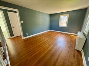 17 Westview St in Hamden, CT - Building Photo - Building Photo