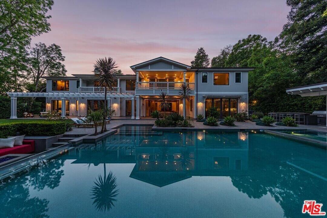 1000 N Norman Pl in Los Angeles, CA - Building Photo