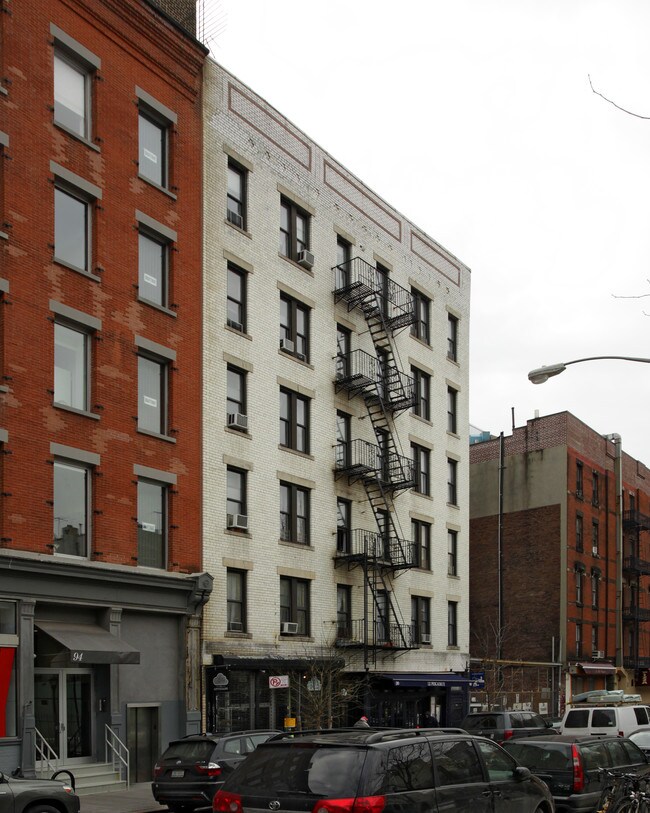 90 Thompson in New York, NY - Building Photo - Building Photo