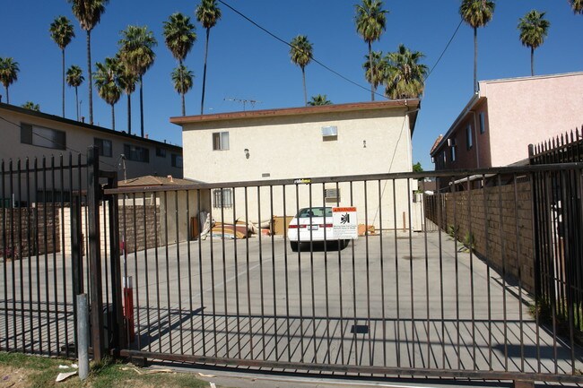 14628 Erwin St in Van Nuys, CA - Building Photo - Building Photo