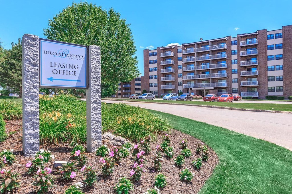 Broadmoor Hamden, CT Apartments