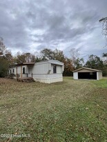 727 Lea Dr in Hampstead, NC - Building Photo - Building Photo