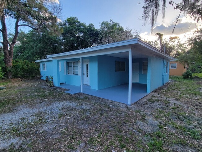 4896 35th Ave in Vero Beach, FL - Building Photo - Building Photo
