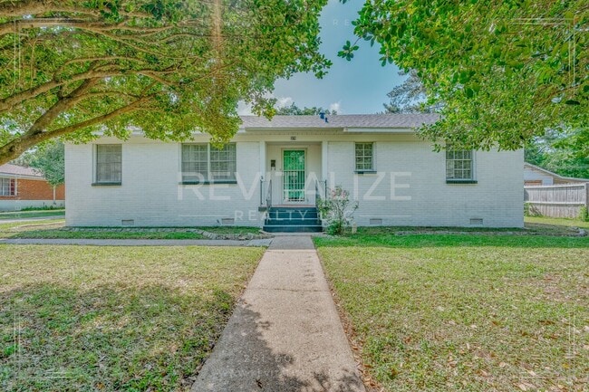property at 276 W Walton Ave