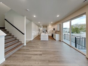 4692 W Ore Strm Rd in West Jordan, UT - Foto de edificio - Building Photo