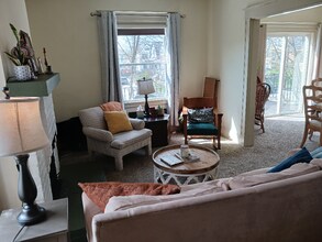 2461 Fairview Ave in Cincinnati, OH - Foto de edificio - Building Photo