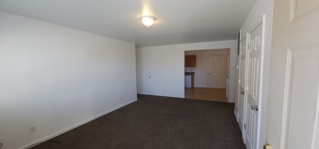 1240 W Newlands Dr in Fernley, NV - Building Photo - Building Photo