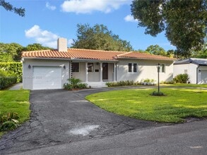 741 Palermo Ave in Coral Gables, FL - Building Photo - Building Photo