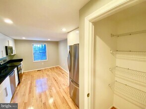 9400 Candleberry Ct in Burke, VA - Building Photo - Building Photo