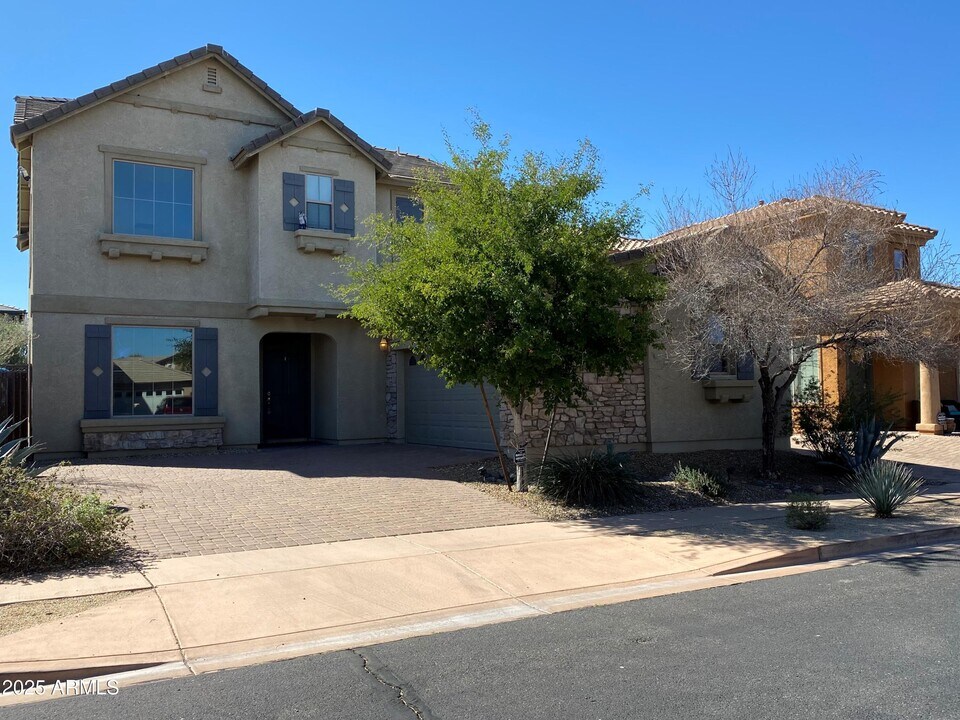 3311 W Florimond Rd in Phoenix, AZ - Building Photo