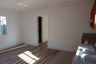 8155 Cantaloupe Ave in Los Angeles, CA - Building Photo - Building Photo