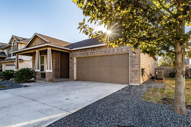 7114 Capricorn Way in Converse, TX - Building Photo - Building Photo