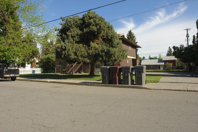 1303 E Hastings Ave in Coeur d'Alene, ID - Foto de edificio - Building Photo