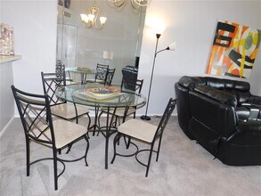 270 Woodlake Wynde in Oldsmar, FL - Building Photo - Building Photo