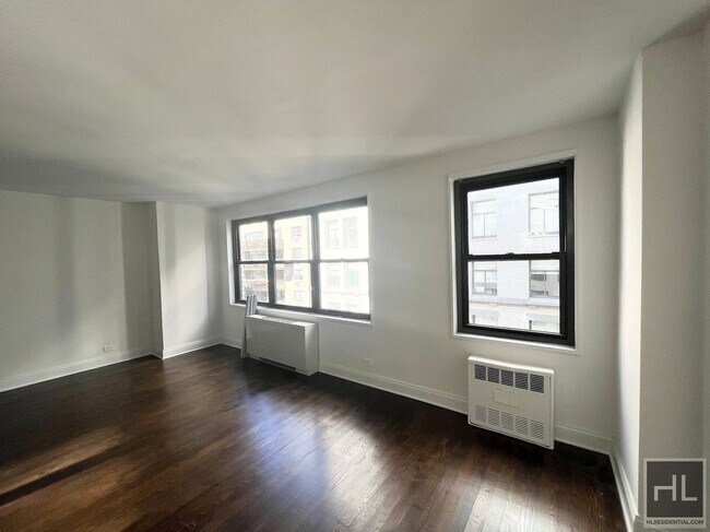 5 AVENUE in New York, NY - Building Photo - Building Photo