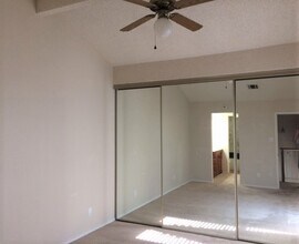 2717 Meadow Park Dr in Bedford, TX - Building Photo - Building Photo
