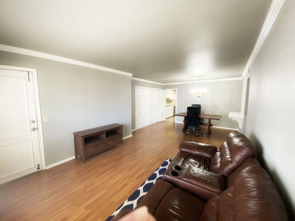 7815 Broadway in San Antonio, TX - Building Photo