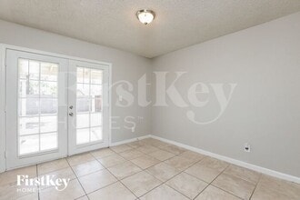 8807 W Mercer Ln in Peoria, AZ - Foto de edificio - Building Photo