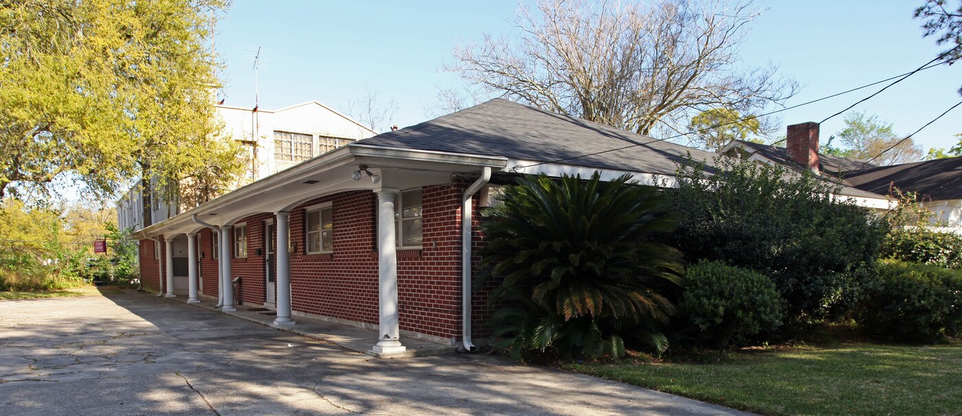 107-117 Hector Ave in Metairie, LA - Building Photo