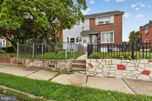 153 W 21st St in Chester, PA - Building Photo