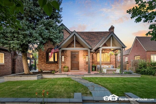 property at 1418 Glencoe St