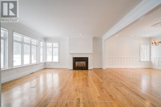 433 Cairncroft Rd in Oakville, ON - Building Photo - Building Photo
