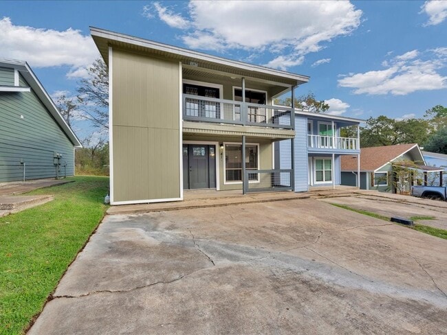 property at 41 Harbour Row Dr