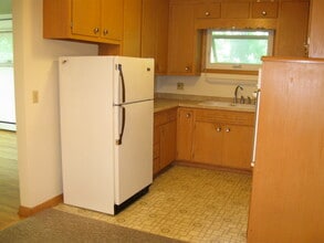 4926 Ascot Ln, Unit 1st floor Unit #2 in Madison, WI - Foto de edificio - Building Photo