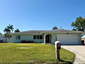 6819 11th Ave NW in Bradenton, FL - Building Photo