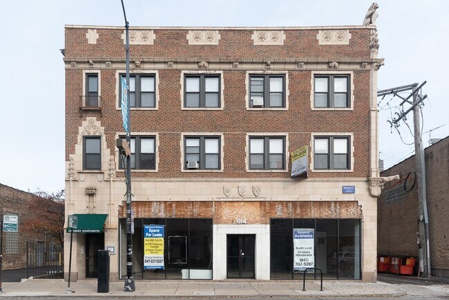 property at 821 W Diversey Pkwy