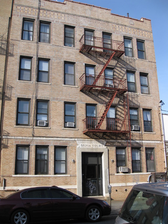 1700 E 15th St in Brooklyn, NY - Building Photo