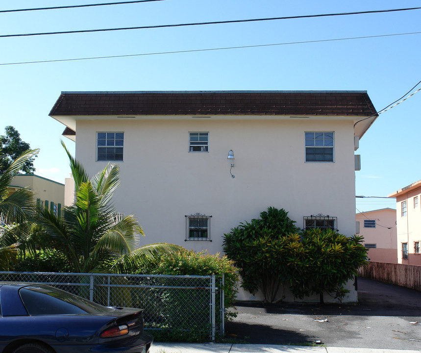 1744 SW 5th St in Miami, FL - Building Photo