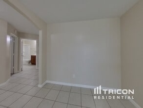 733 Totem Trail Dr in La Marque, TX - Building Photo - Building Photo