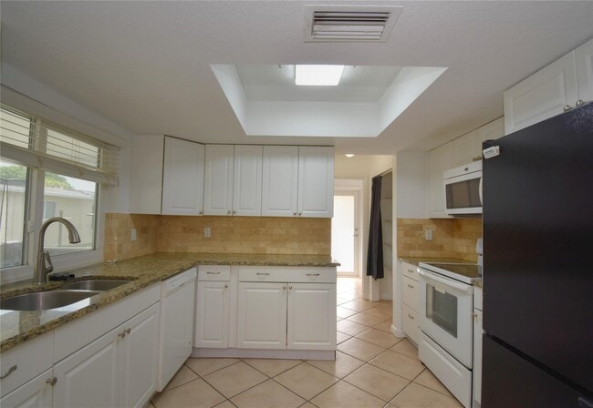 960 NW 49th St in Deerfield Beach, FL - Building Photo - Building Photo